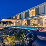 Βίλα Mezano -heated Pool & E-bikes *