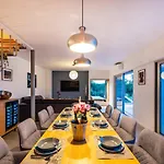 Βίλα Mezano -heated Pool & E-bikes Žman
