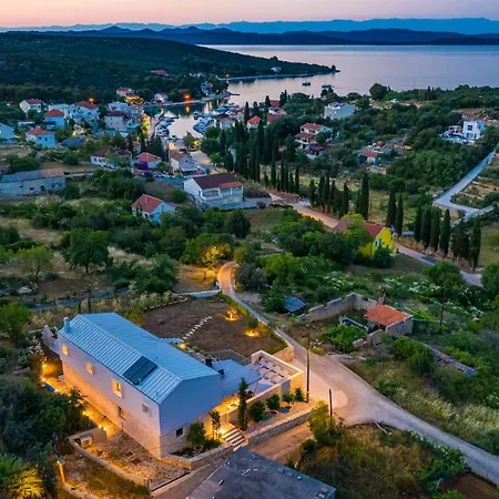 Mezano *