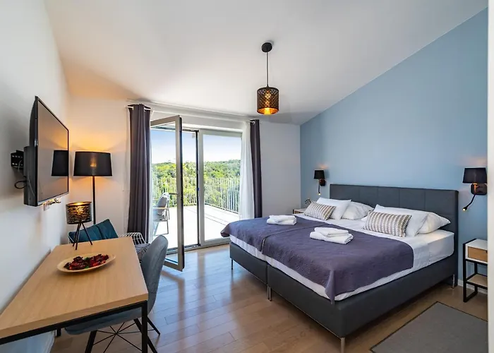 Mezano -heated Pool & E-bikes Villa Zman