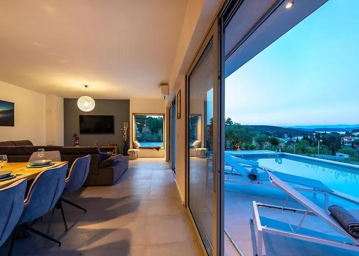 Mezano -heated Pool & E-bikes Žman