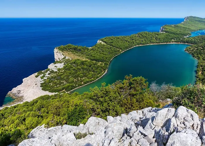 Mezano -heated Pool & E-bikes Villa Zman