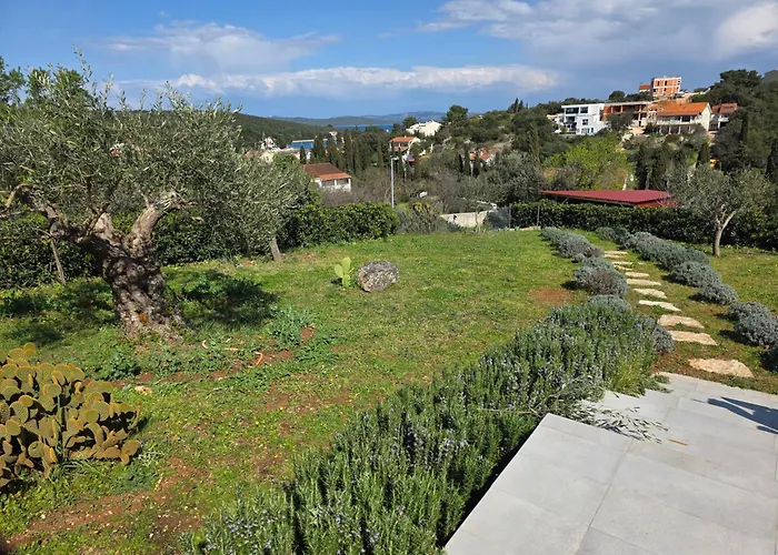 Villa Mezano -heated Pool&e-bikes Žman