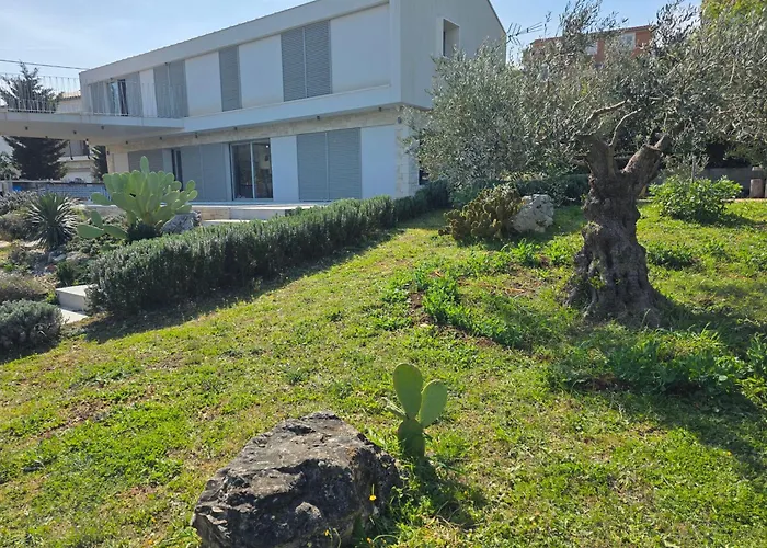 Villa Mezano -heated Pool & E-bikes *