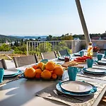 Mezano -heated Pool & E-bikes