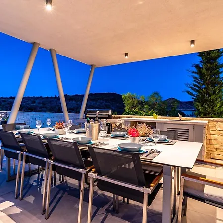 Villa Mezano -heated Pool & E-bikes