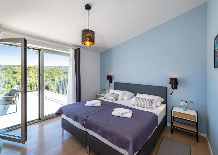 Mezano -heated Pool & E-bikes