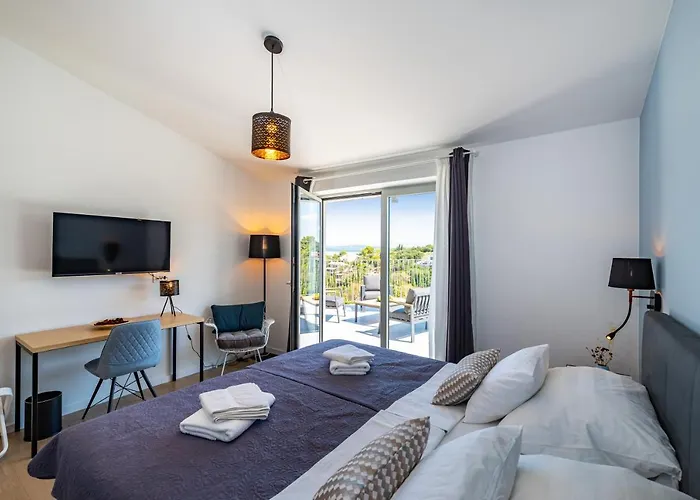 Mezano -heated Pool & E-bikes Willa *