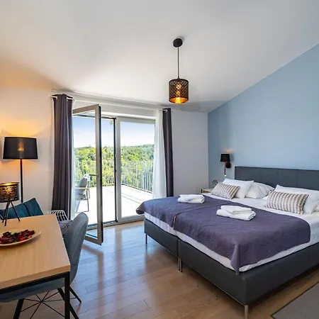 Mezano -heated Pool & E-bikes Villa Žman