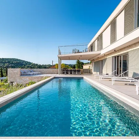 Villa Mezano -heated Pool & E-bikes